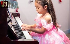 Đọc bản nhạc piano bằng 2 tay